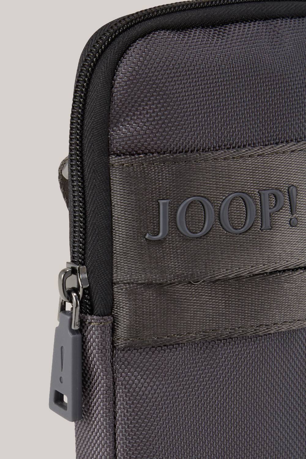 Joop Schultertasche Modica Rafael in Dunkelgrau Nur für heute