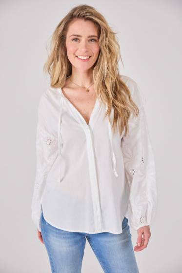 Lieblingsstück Weiße Stehkragenbluse mit Ärmelstickerei Angebote