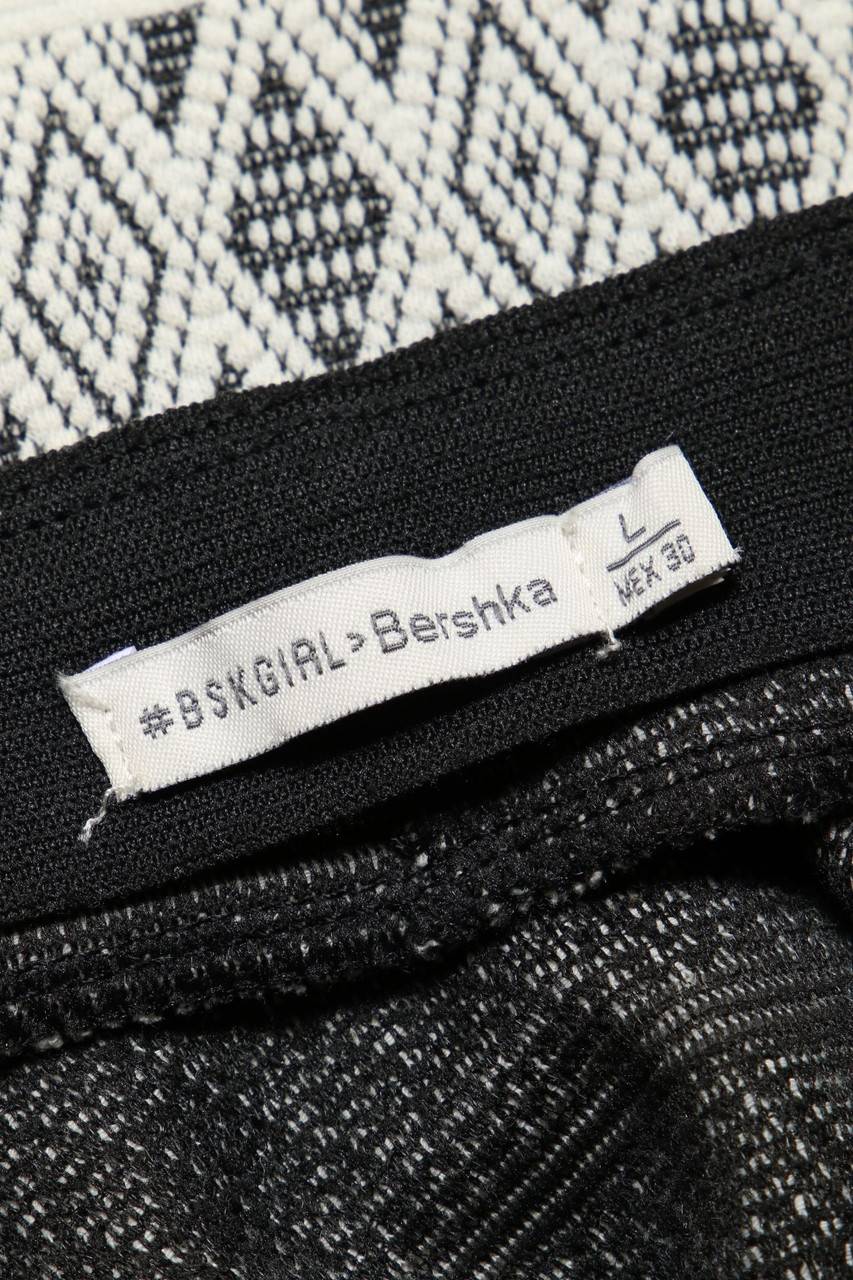 Carou Bershka Minirock mit geometrischem Muster Schlussverkauf