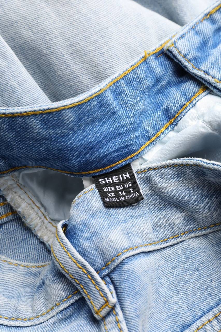Carou SHEIN Used Look Straight Cut Jeans Versandkostenfrei