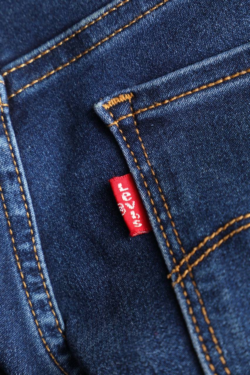 Carou LEVI´S Used Look Straight Cut Jeans mit Logo-Patch VIP-Rabatte
