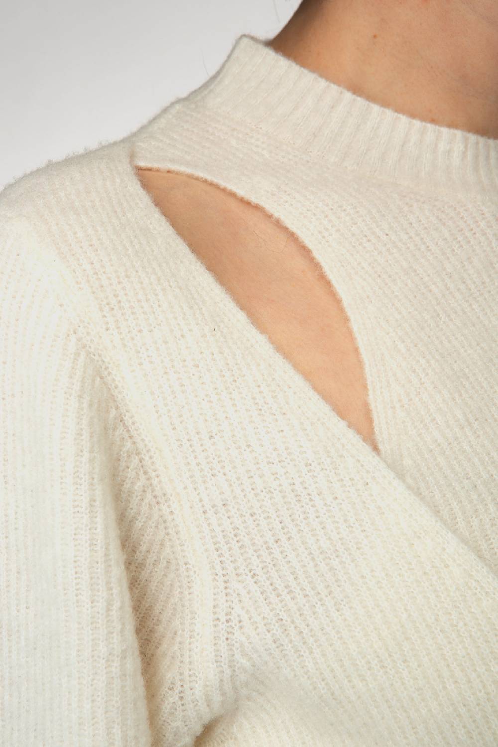 IVI GmbH SOLID KNIT Wickelpullover mit Cut-Out Detail weiß Exklusive Angebote