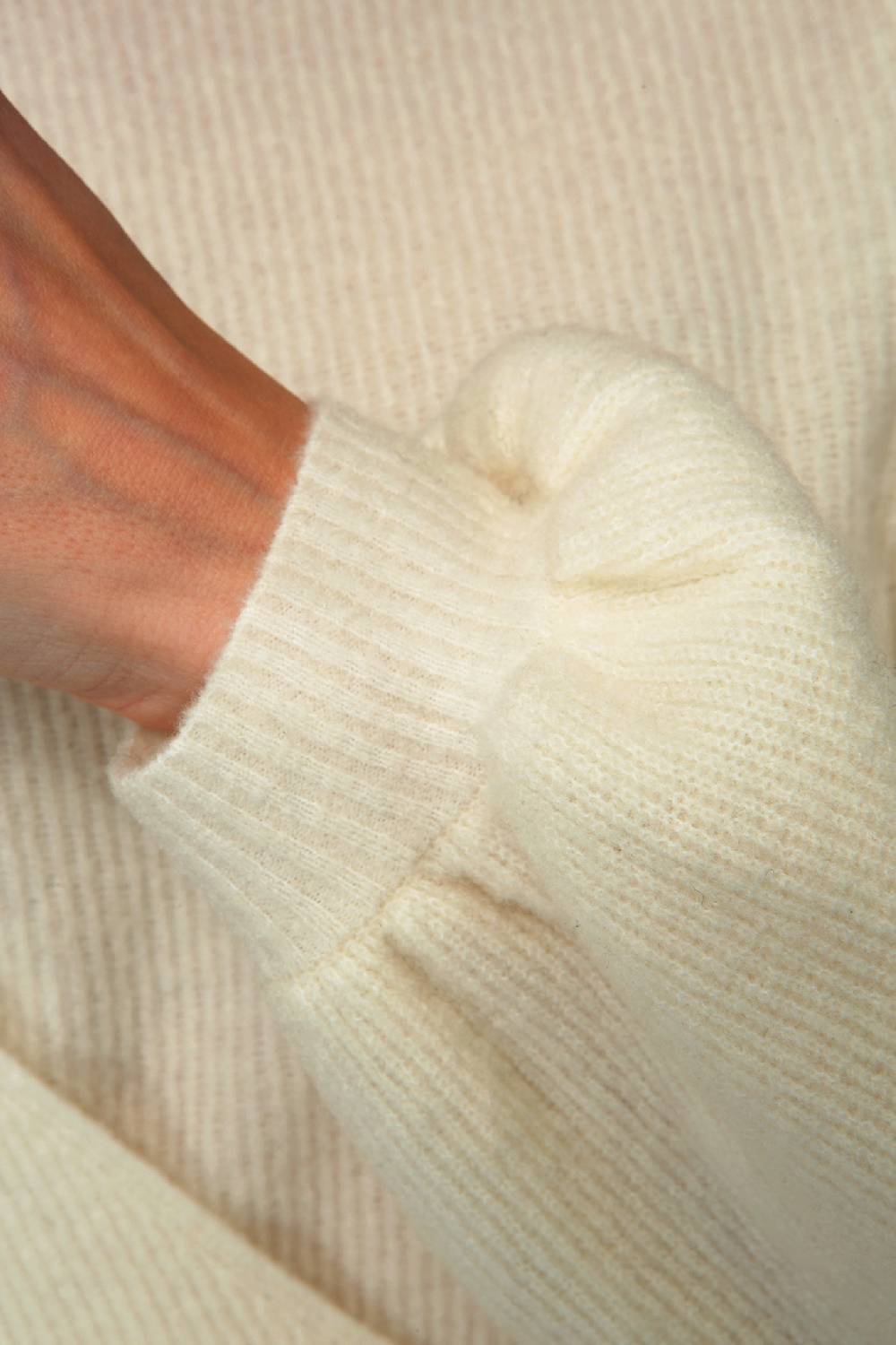 IVI GmbH SOLID KNIT Wickelpullover mit Cut-Out Detail weiß Exklusive Angebote