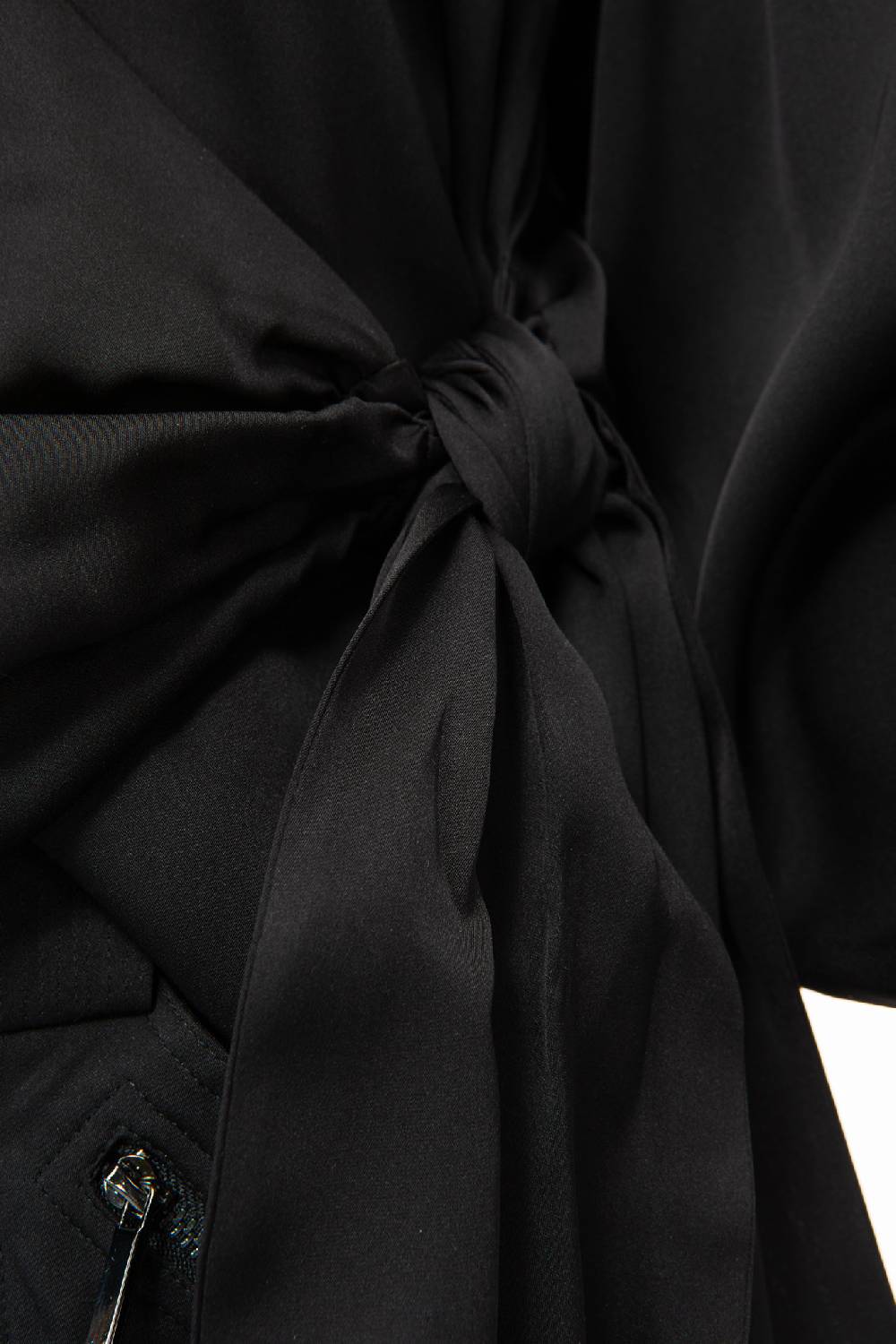IVI GmbH SOLID SILK Seidenbluse mit Cut-Out Detail schwarz Blitzangebot
