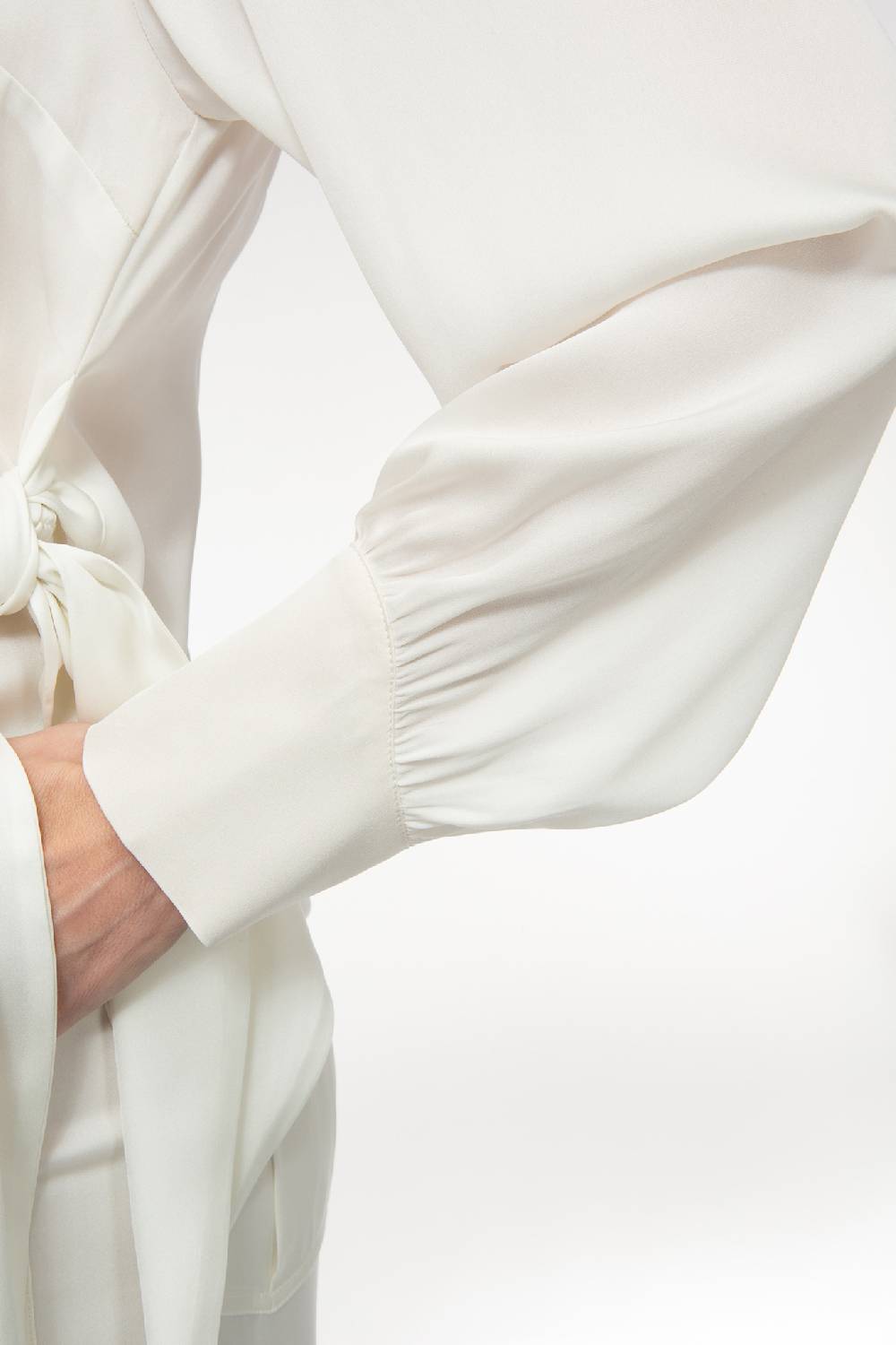 IVI GmbH SOLID SILK Seidenbluse mit Cut-Out Detail weiß Neuheiten