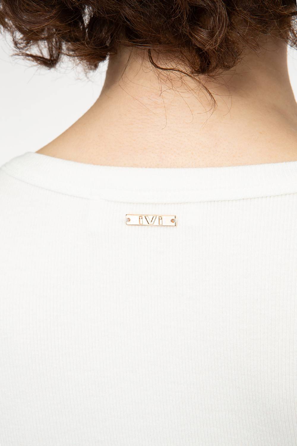 IVI GmbH ESSENTIAL Langarmshirt mit hohem Rundhalsausschnitt weiß Saisonale Angebote