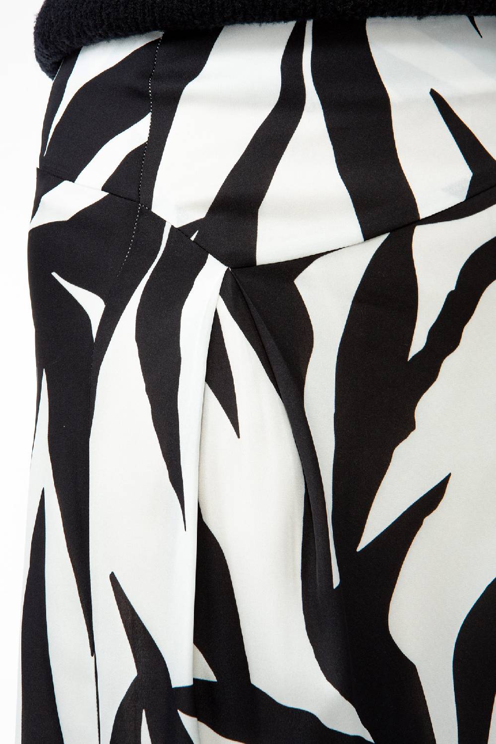 IVI GmbH PALM LEAF BLACK Seidenrock mit Print Räumungsverkauf