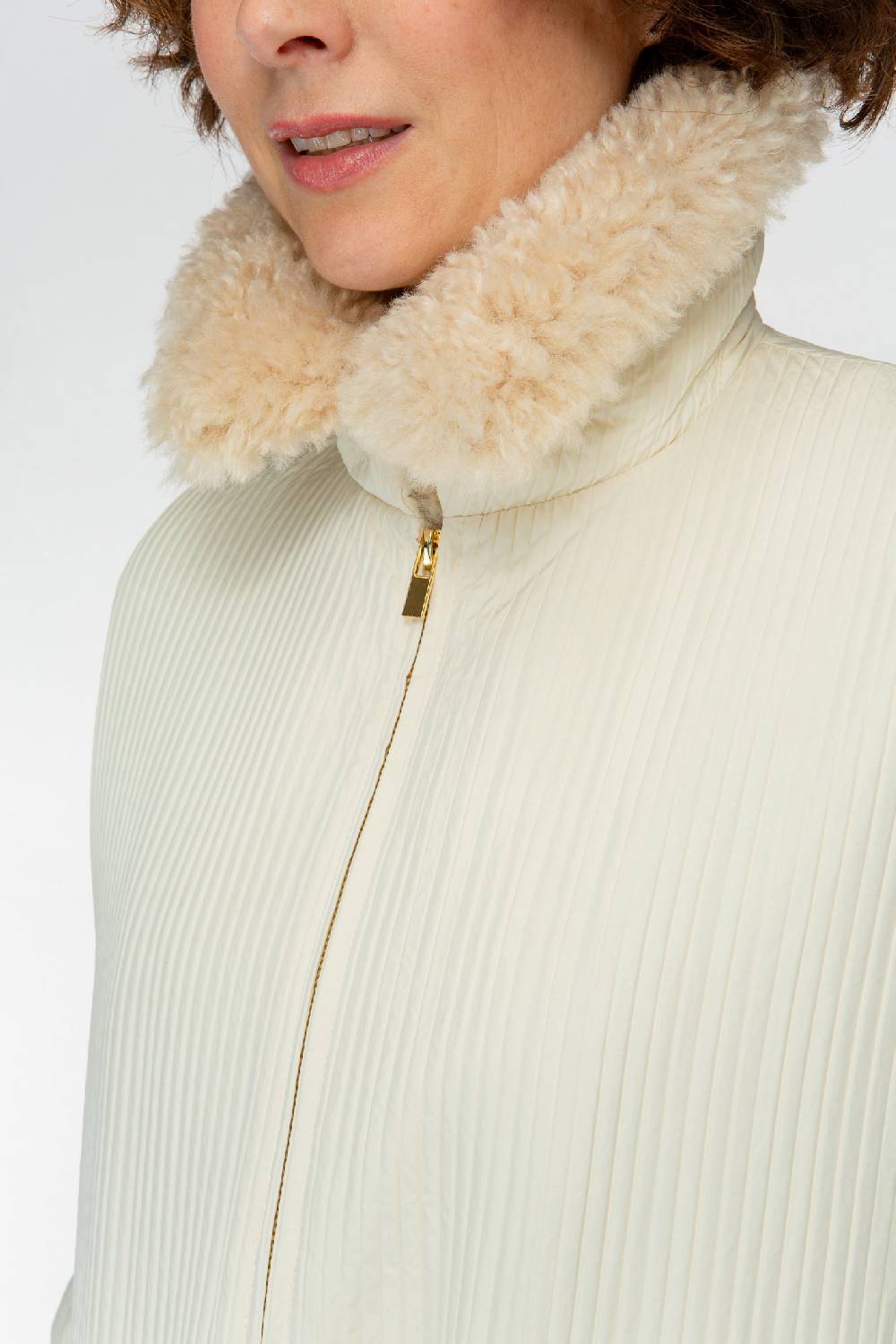 IVI GmbH OUTERWEAR Pilotenjacke mit Fake-Fur Kragen creme-weiß Online