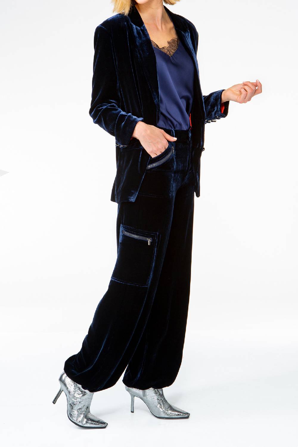 IVI GmbH VELVET Samthose mit Cargo Details navy Weihnachtsangebot
