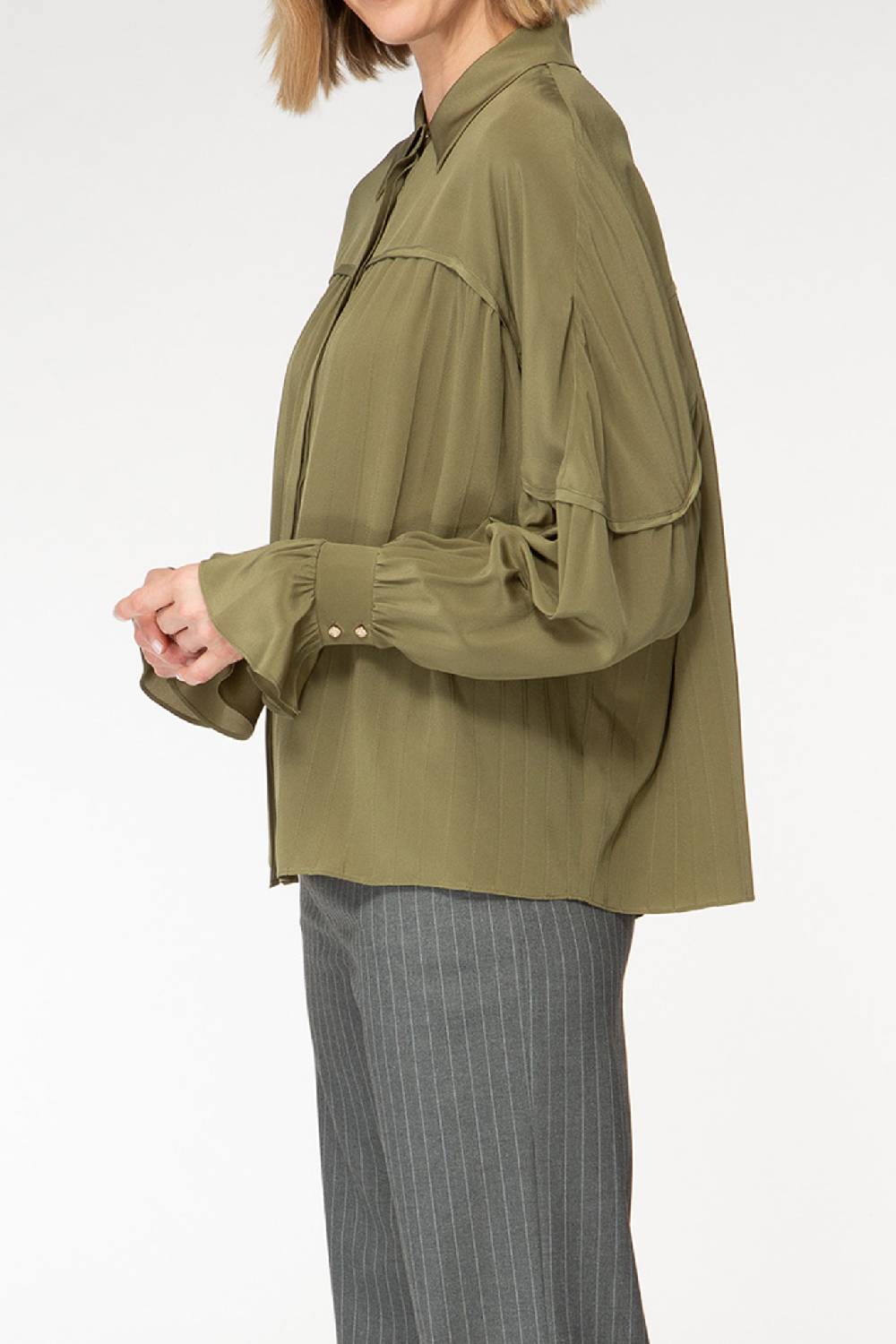 IVI GmbH FANCY Plissé Bluse aus Seiden-Georgette olive Nur noch ein Tag übrig