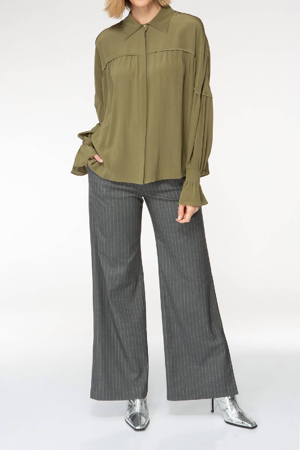 IVI GmbH FANCY Plissé Bluse aus Seiden-Georgette olive Nur noch ein Tag übrig