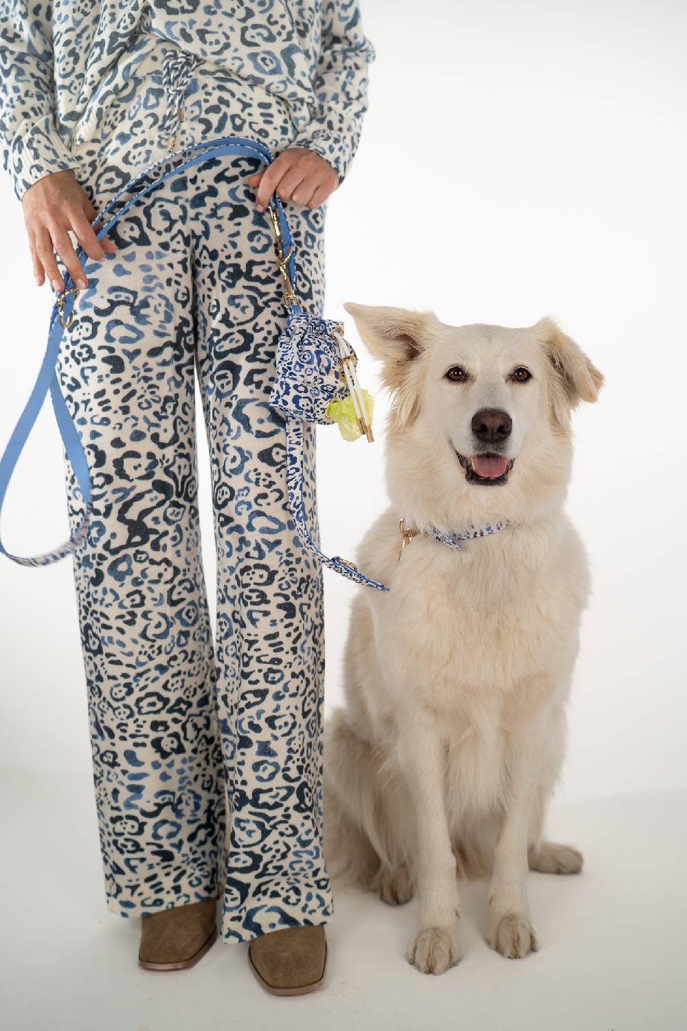 IVI GmbH BLUE LEO Halsband Neueste Mode