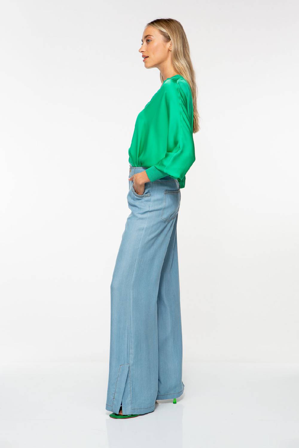 IVI GmbH DENIM Hose mit weitem Bein light blue Lagerräumung