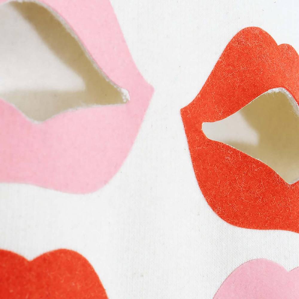 NIL+MON Crop Hoodie "Lovely Lips" Online Outlet