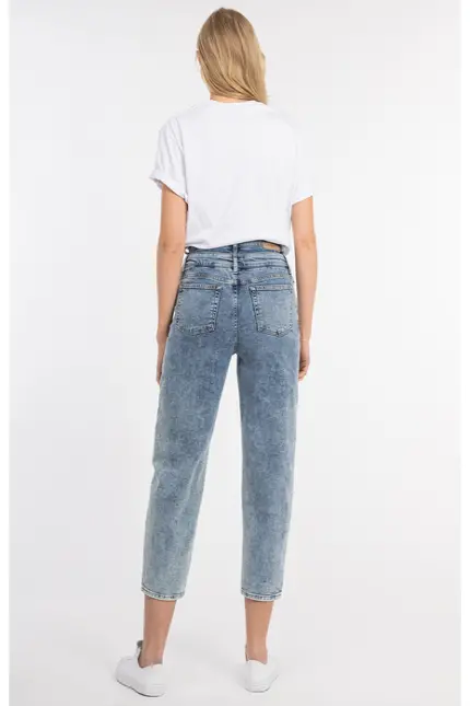 Recover Pants Relaxed-Jeans Cathy in BLEACHED Artikelnummer REC-13424-4279-122 Letzte 2 Tage