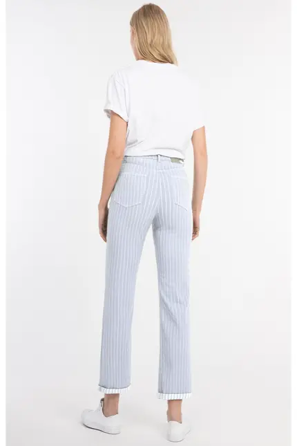 Recover Pants Straight-Jeans Hazel in HELLBLAU Artikelnummer REC-13373-01-4336-435 Nur für heute