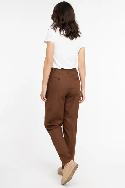 Recover Pants Bundfaltenhose Peggy in Tabakbraun Artikelnummer REC-12641-U4143-822 Exklusivangebot