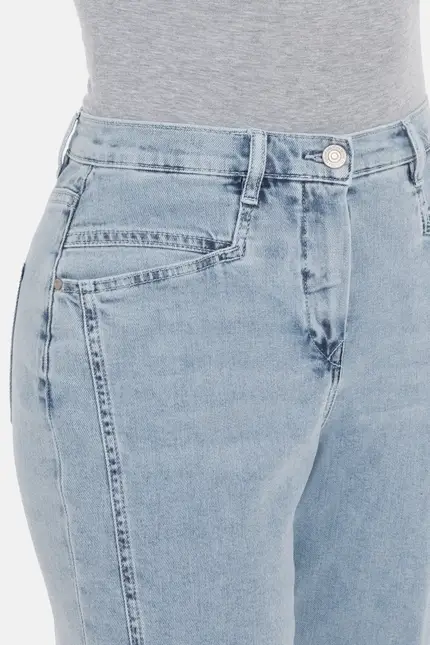Recover Pants Conny, Relaxed-Fit Jeans mit raffiniertem Saum in bleached Artikelnummer REC-13389-01-4279-148 Tägliche Deals