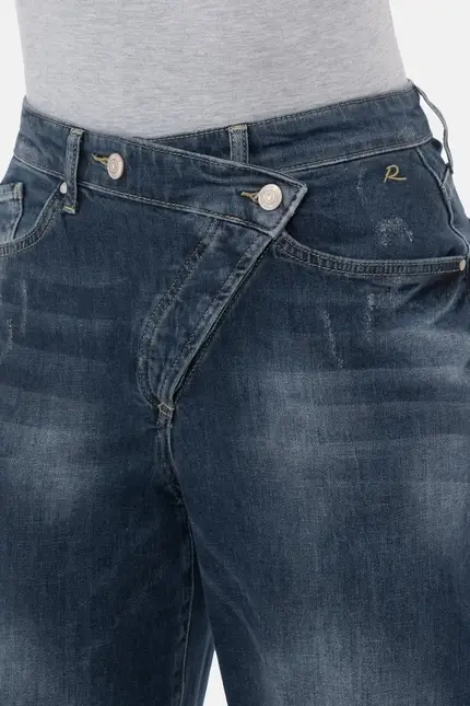 Recover Pants Gianna, Relaxed-Fit Jeans mit raffiniertem Verschluß in dark blue Artikelnummer REC-13388-4279-148 Riesige Ersparnisse
