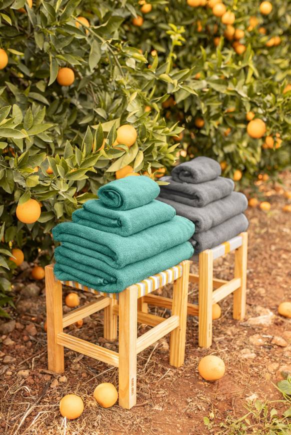 Soccx Badehandtuch mit Logo-Saum 70 x 140 cm cool green Günstig kaufen