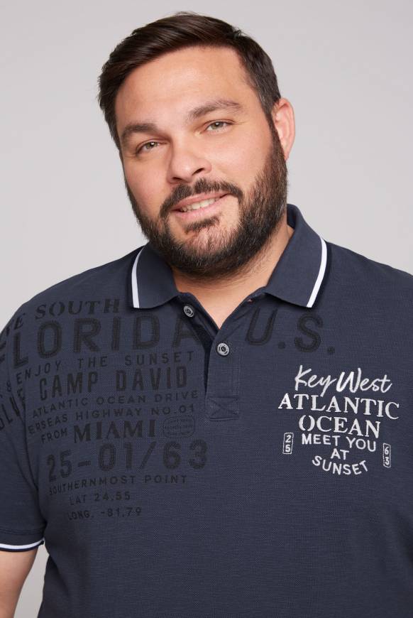 Soccx Kurzarmpolo aus Pikee mit Artwork concrete blue S Speichern exportieren