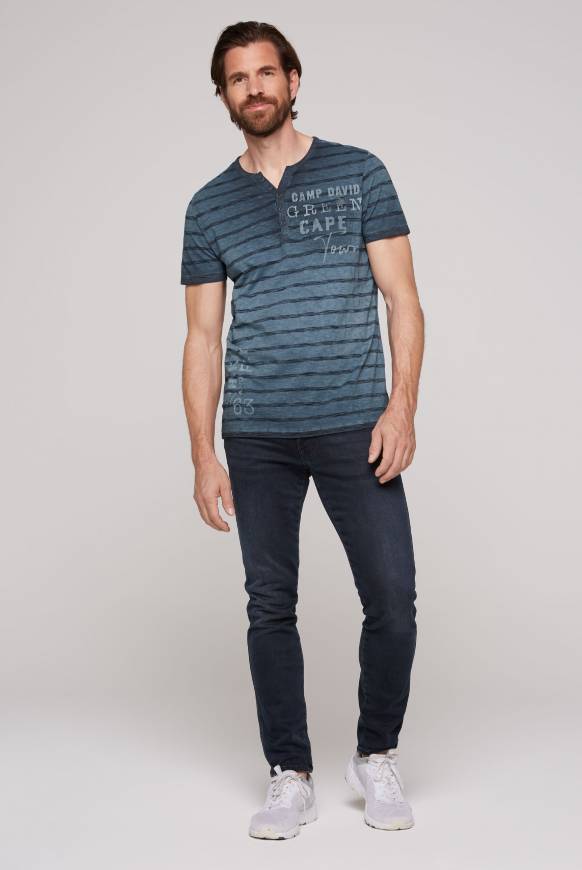 Soccx Gestreiftes Henley-Shirt mit Brusttasche blue navy Top Angebot