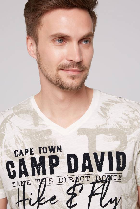 Soccx T-Shirt V-Neck mit All Over Print ivory Neuheiten