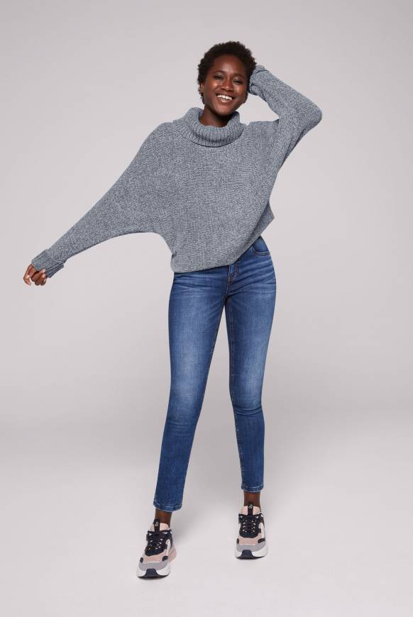 Soccx Oversized Rollkragenpullover aus Chenille cold grey im Angebot