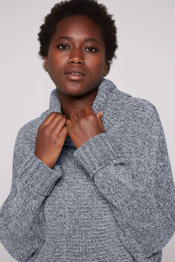 Soccx Oversized Rollkragenpullover aus Chenille cold grey im Angebot