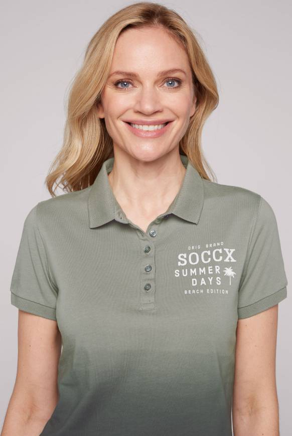 Soccx Poloshirt Dip Dye mit Rücken-Artwork sage green Fabrikladen