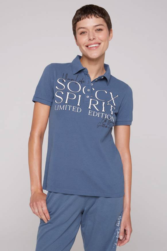 Soccx Kurzarmpolo aus Pikee mit Logo Print blue haze Fabrikverkauf