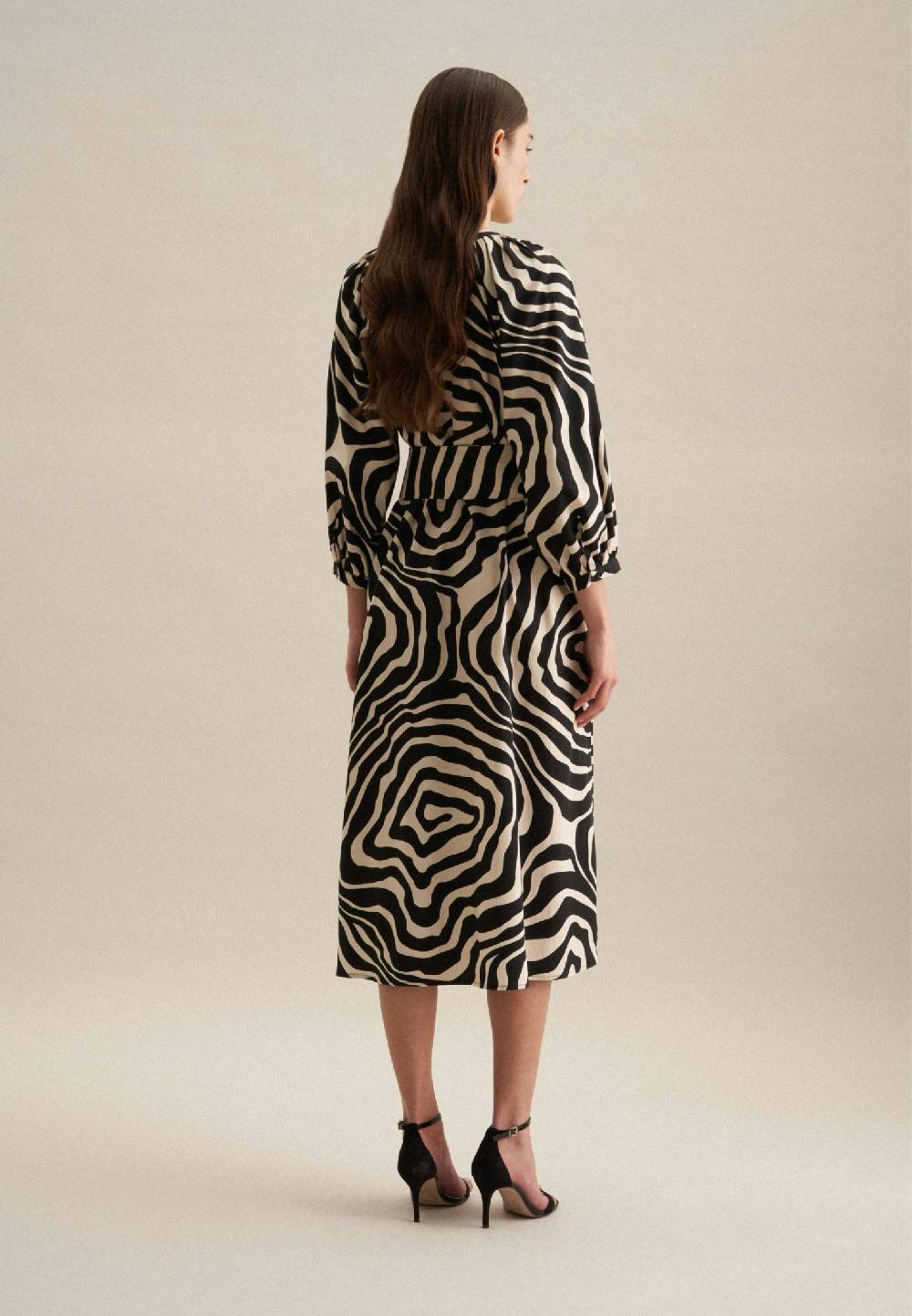 Studio Seidensticker Satin Midi Kleid Begrenzt auf 3 Tage