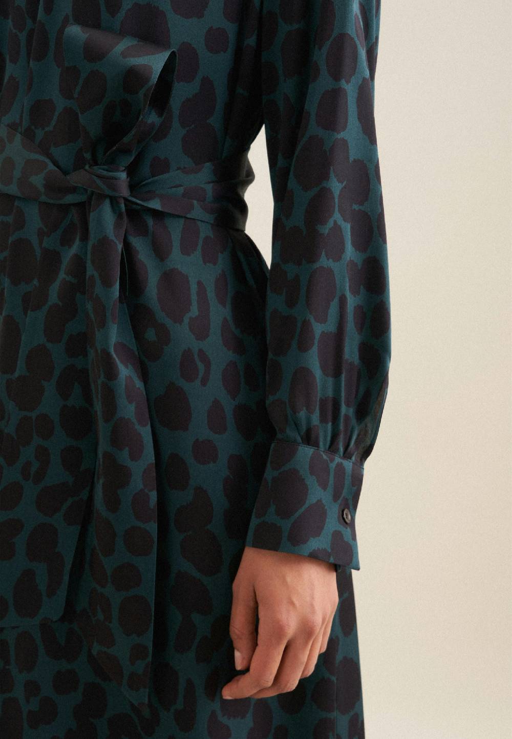 Studio Seidensticker Satin Maxi Kleid im Angebot